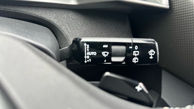 Vauxhall Grandland 157kW GS 73kWh 5dr Auto Electric Hatchback - Image 21